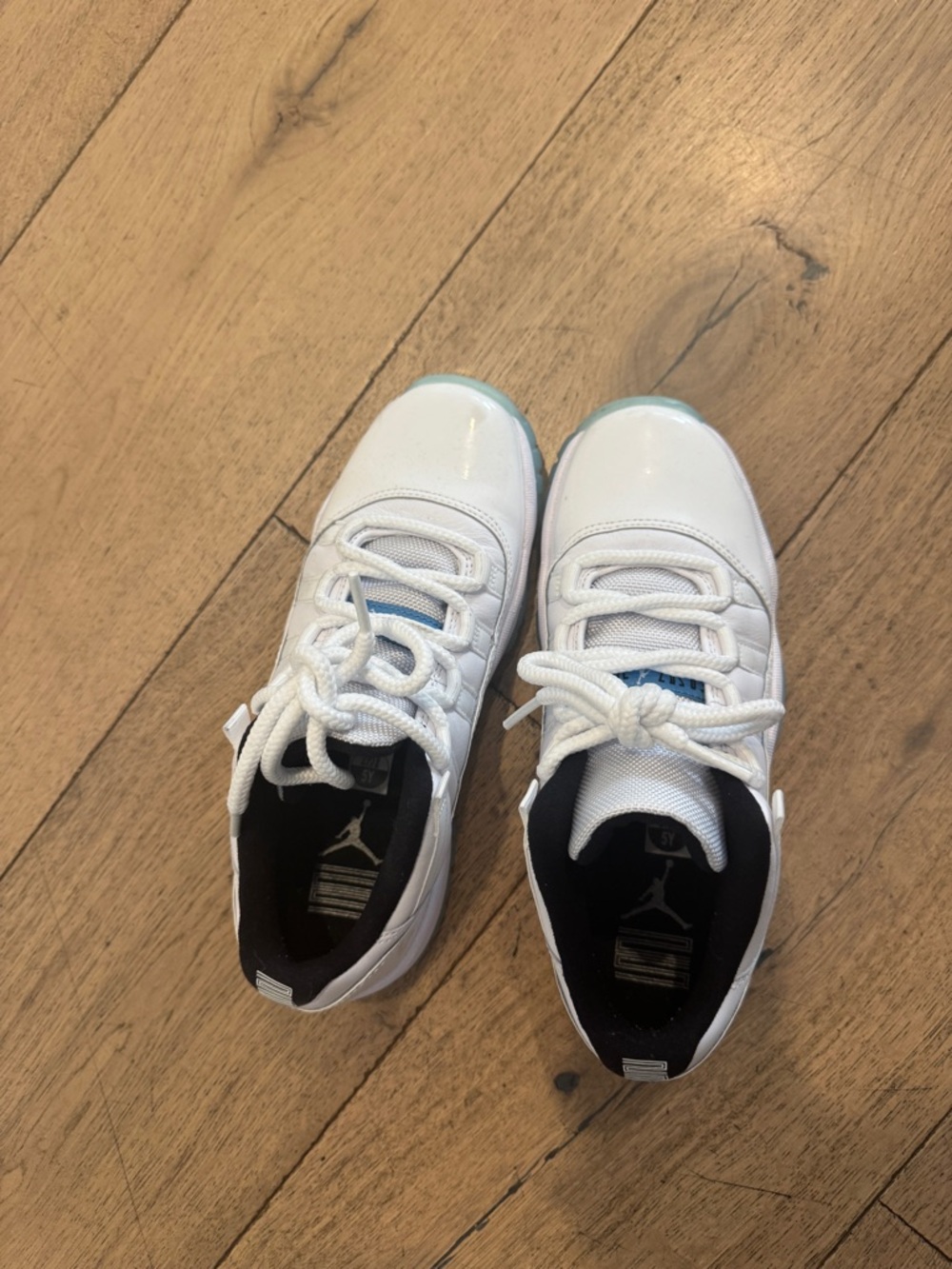 Air Jordan 11 Retro Low Legend Blue